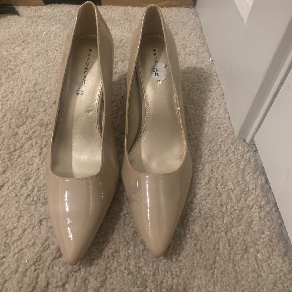 Paten leather tan shoe